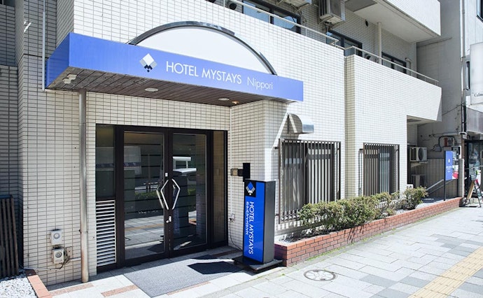 リーズナブルに観光したい人はビジネスホテルを選択しよう
