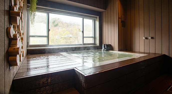 貸切温泉:家族やカップルで一緒に入れて、気兼ねなくのんびり可能