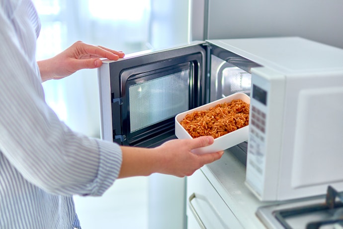 風味の低下や傷みを防ぐなら、レンジや保冷対応品を候補に