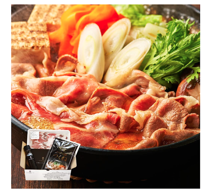 豚肉のすき焼きはたくさん食べたいときにうってつけ。牛肉とのコラボ商品も