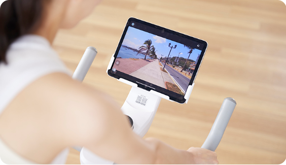 運動が続くか心配な人は、映像と連動する機能やモニターが充実したものも候補