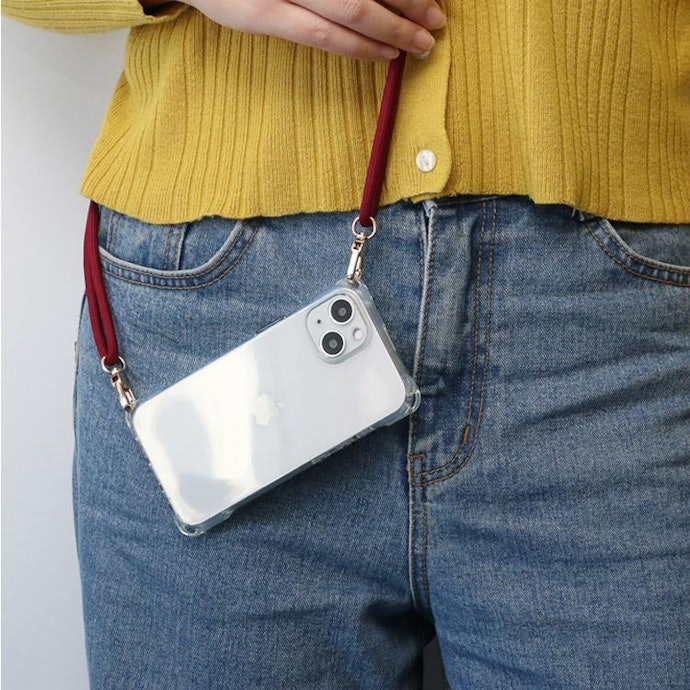 手軽に持ち出すならスマホショルダーつきを選ぼう