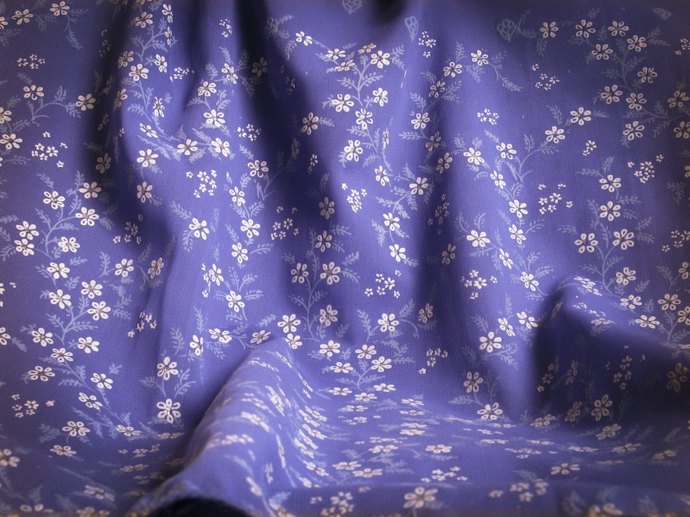 扱いやすくバリエーションが豊富な「ポリエステル」