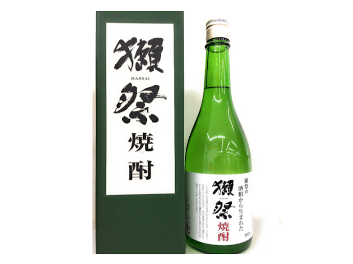 焼酎だけでなく日本酒も好きな人は、日本酒の銘酒の名を冠した商品に注目