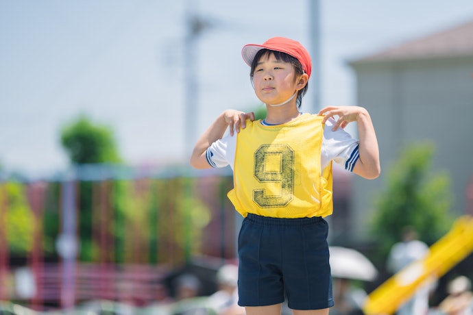 望遠:135〜400mm程度。子どもの運動会やスポーツ撮影にうってつけ