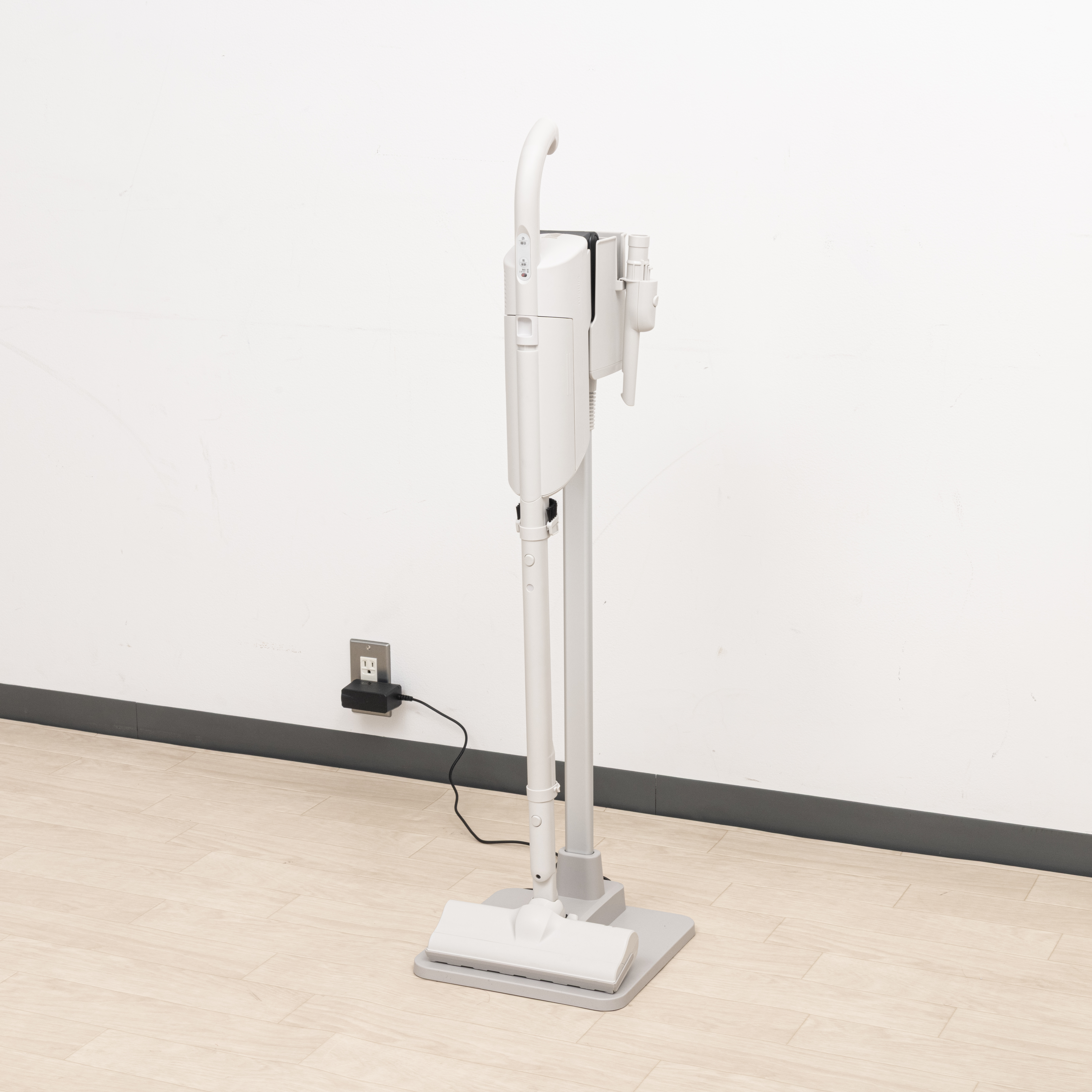 東芝ライフスタイル トルネオ コードレスクリーナー VC-CLP54-Cの