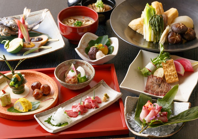 食事のメニューは要チェック!あか牛や馬刺しなど熊本名物を味わおう