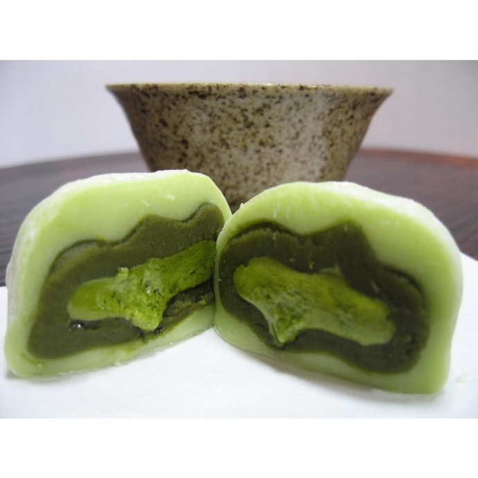 甘さ控えめが好みなら、抹茶・コーヒーの大人味クリーム