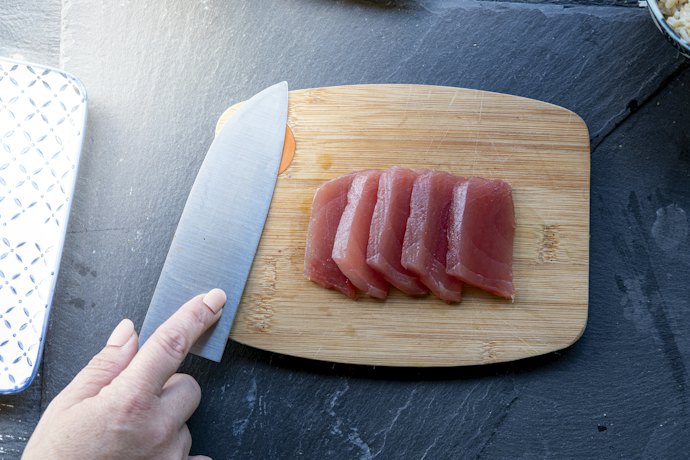 細かい作業をメインに使うなら片刃がベター