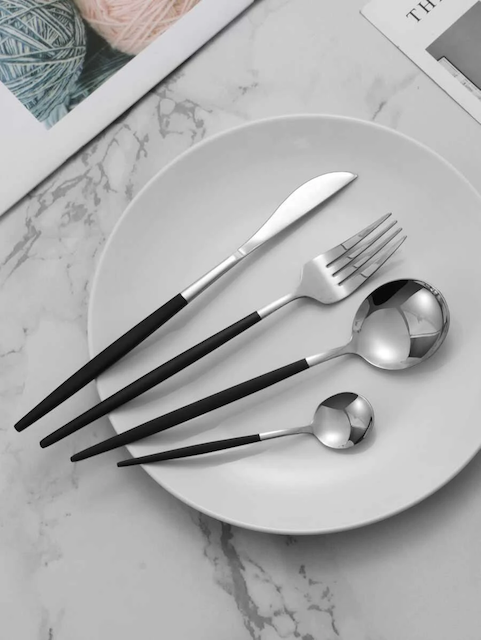 カトラリー:食卓にさりげなく高級感を加えられる。セット品も安くておすすめ