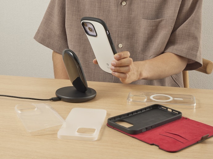 ケース装着時も充電可能。手間なく充電を開始できる