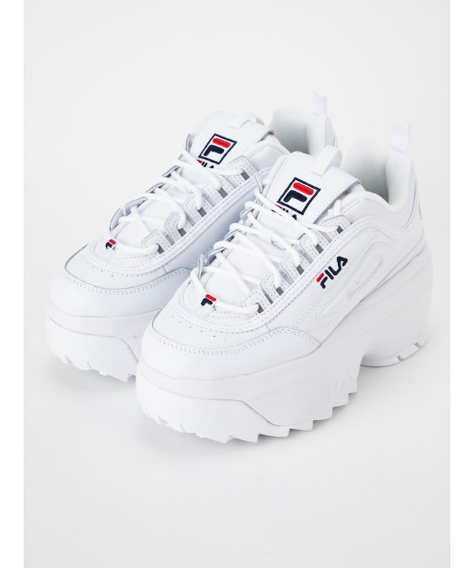ブランドロゴのワンポイントがかわいい「FILA」