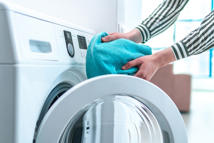 本体に防水・撥水加工はなし。体に触れるブランケットは洗える