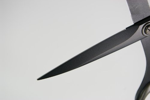 刃の先端にはややくっつくが、テープのベタつきは残らない