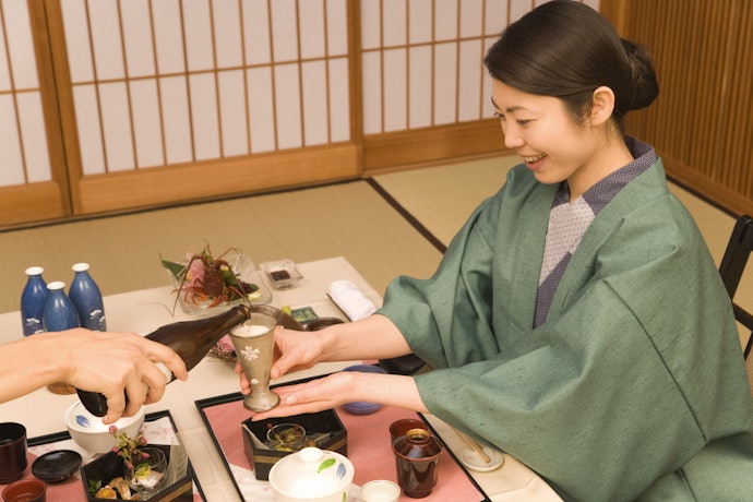 カップルで泊まるなら部屋食の有無もチェックしよう