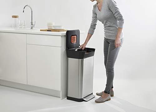 プラスチックの分別や紙くず用には、20~30Lをチェック