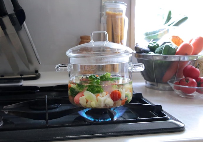 煮込み料理を作るなら、両手鍋をチェック