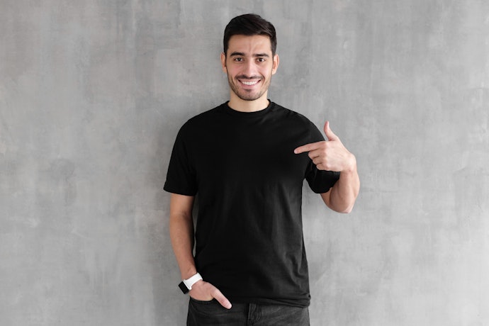 リーズナブルで気軽に着られるのがメリットのTシャツ