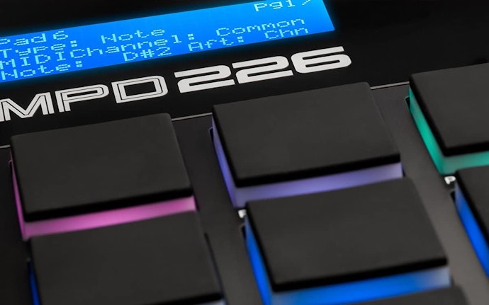 音楽制作用ならパッド搭載コントローラーがおすすめ