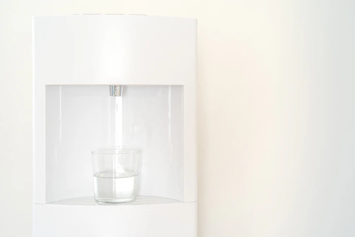 ウォーターサーバーは何リットルあればいい?メーカー別の容量と世帯別目安を解説!