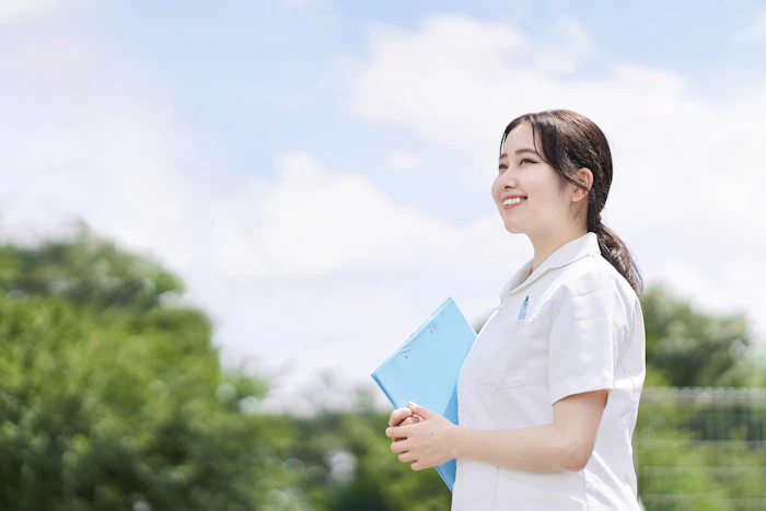 看護師から一般企業に転職するには?求人の探し方や転職のポイントを解説