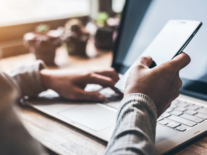 ahamoキャッシュバック2万円の条件と受け取り方法を解説!損しない申し込み方法は?