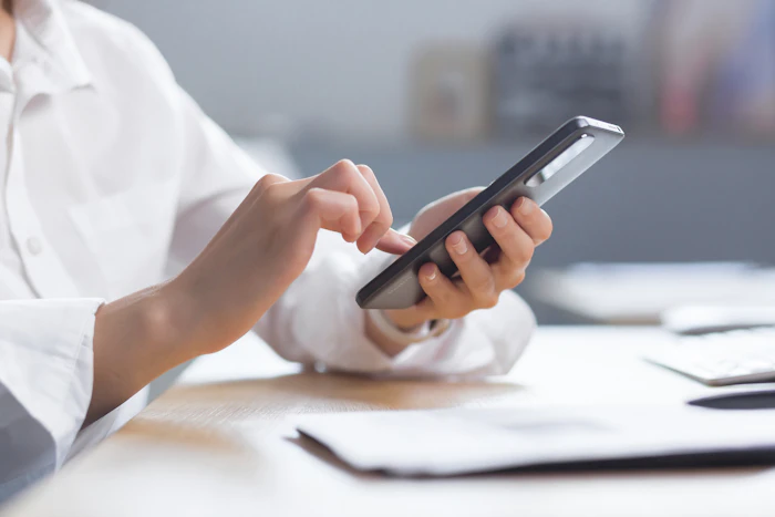 ドコモ光からソフトバンク光への乗り換え手順は?ルーター返却やキャンペーンについて徹底解説