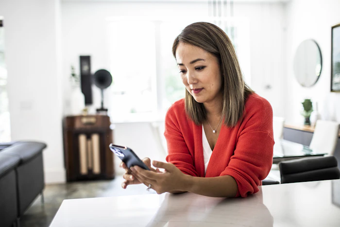 ワイモバイルで電話番号を変更する方法を解説。オンラインショップでも手続きは可能?
