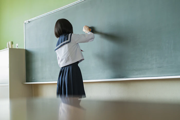 中学生・高校生は医療脱毛や脱毛サロンに通える?中高生が脱毛するメリット・デメリットを解説