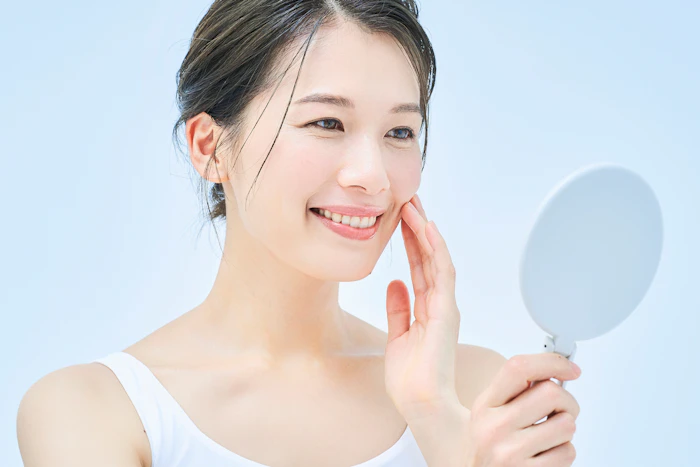 フォトフェイシャルでニキビ跡は目立たなくなる?ほかの施術との効果の違いも解説