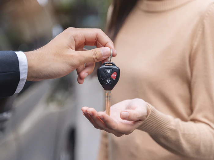自動車保険の等級引き継ぎとは?引き継ぐ場合の条件や注意点をわかりやすく解説