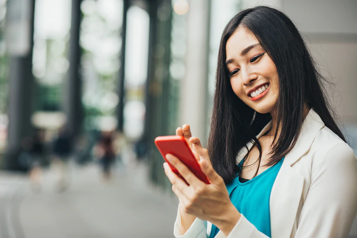 楽天モバイルからahamoに乗り換える方法は?メリット・デメリットや注意点も解説