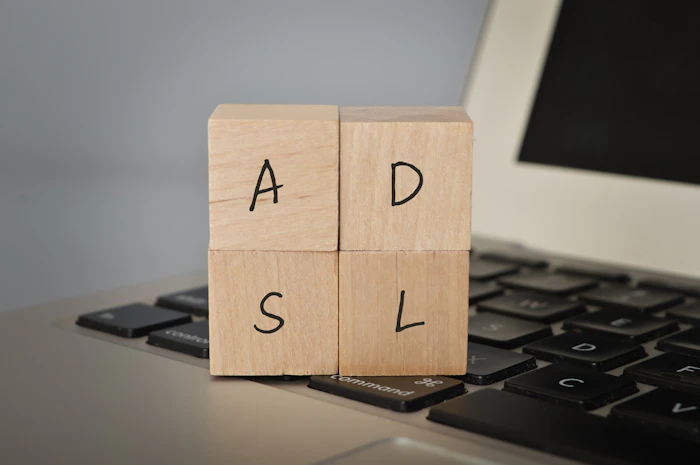 ADSLから光回線に乗り換えるためのポイントは?乗り換え手順や注意点を解説