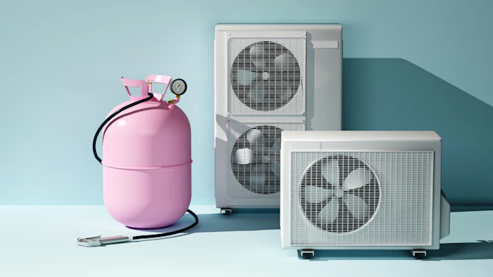 エアコンのガス補充は自分でできる?自力で行うリスクと業者の費用相場を解説