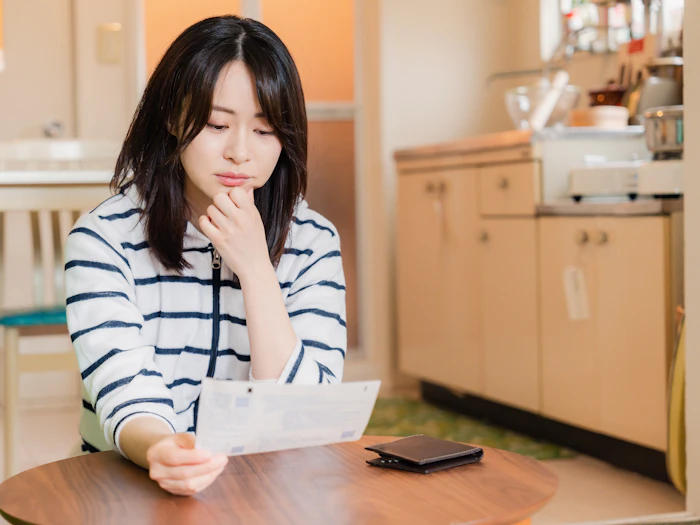 大学生の一人暮らしの電気代は平均いくら?季節ごとの目安と節約方法