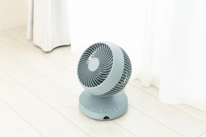 サーキュレーターと扇風機の違いは?消費電力の違いや使い方について解説
