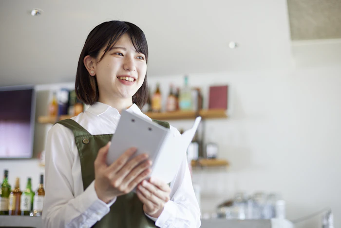 飲食業界から転職するには?おすすめの職種とアピールできるスキルを解説