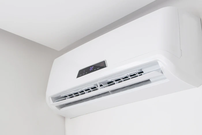 エアコンの掃除は自分でできる?簡単&徹底的な洗浄方法