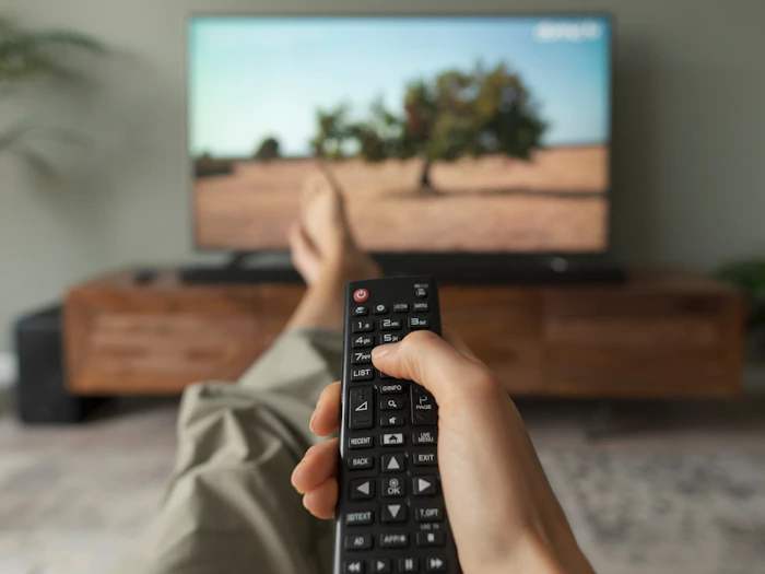 テレビの電気代はいくら?サイズ別の目安と節約ポイントを解説