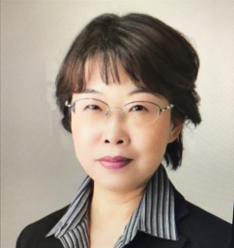 安達瑠依子